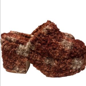 MISO Platform Clog In Berry Plaid Shearling Larroude Size:8